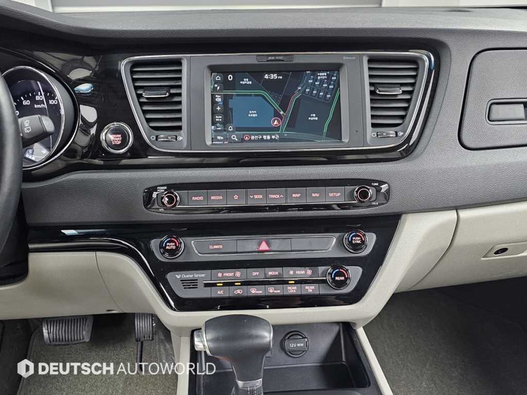 Kia Carnival — photo 14
