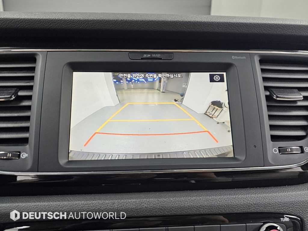 Kia Carnival — photo 15