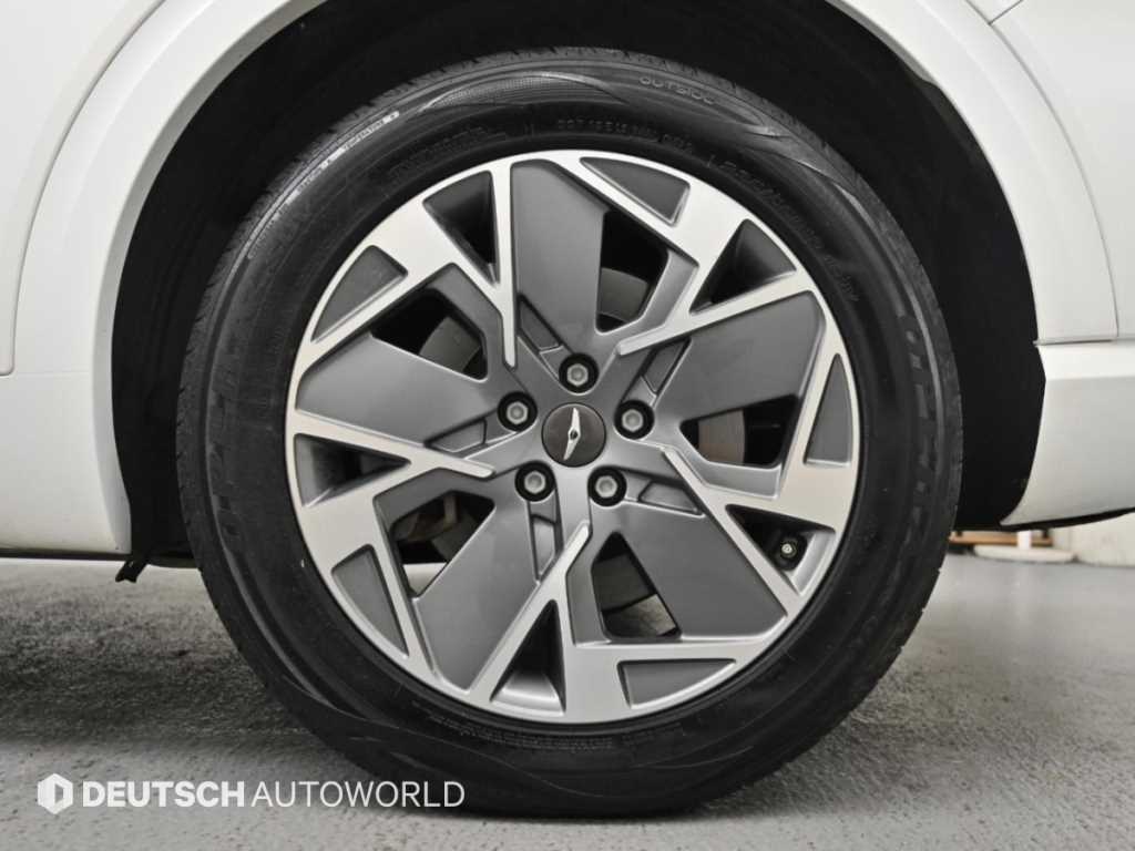 Genesis GV70 — photo 05