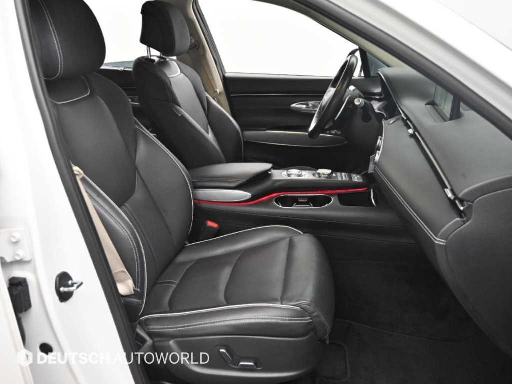 Genesis GV70 — photo 10