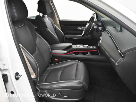 Genesis GV70 — photo 10