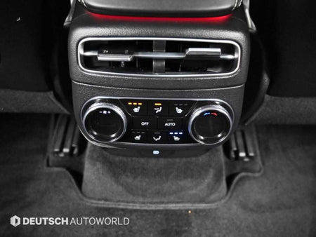Genesis GV70 — photo 16