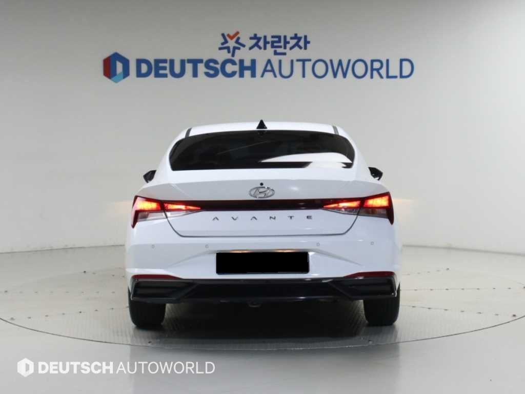 Hyundai Avante — photo 04
