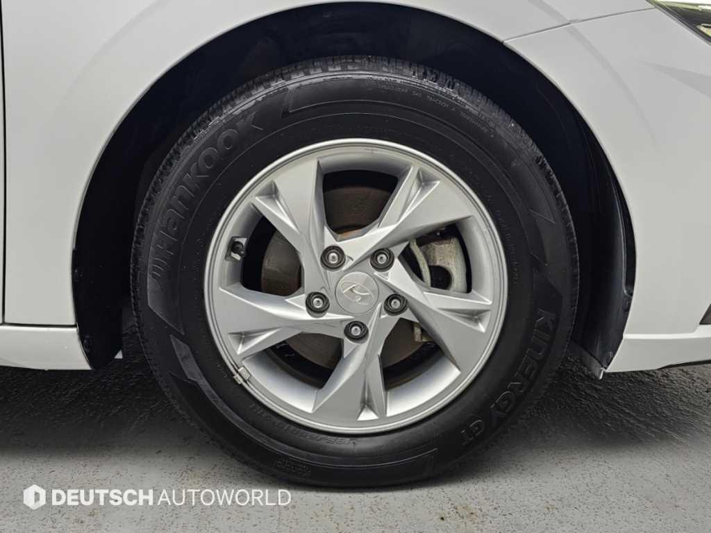 Hyundai Avante — photo 05