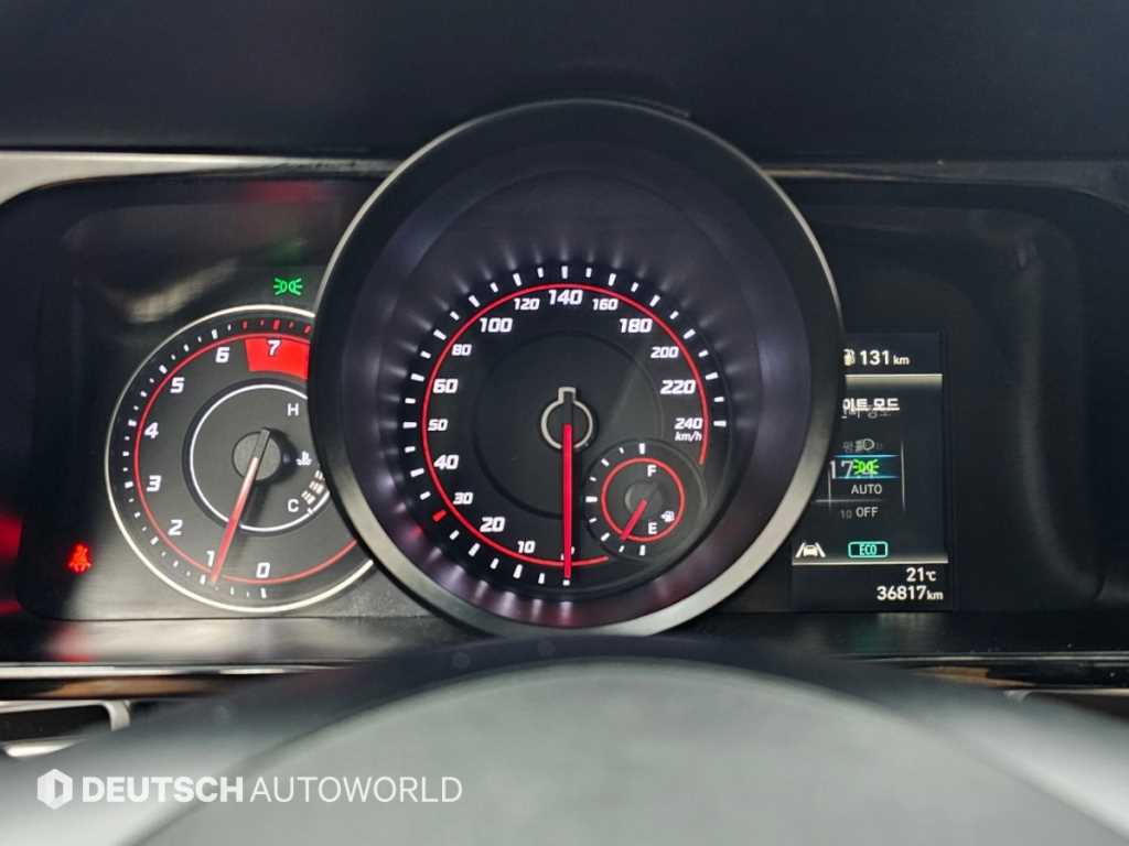 Hyundai Avante — photo 08
