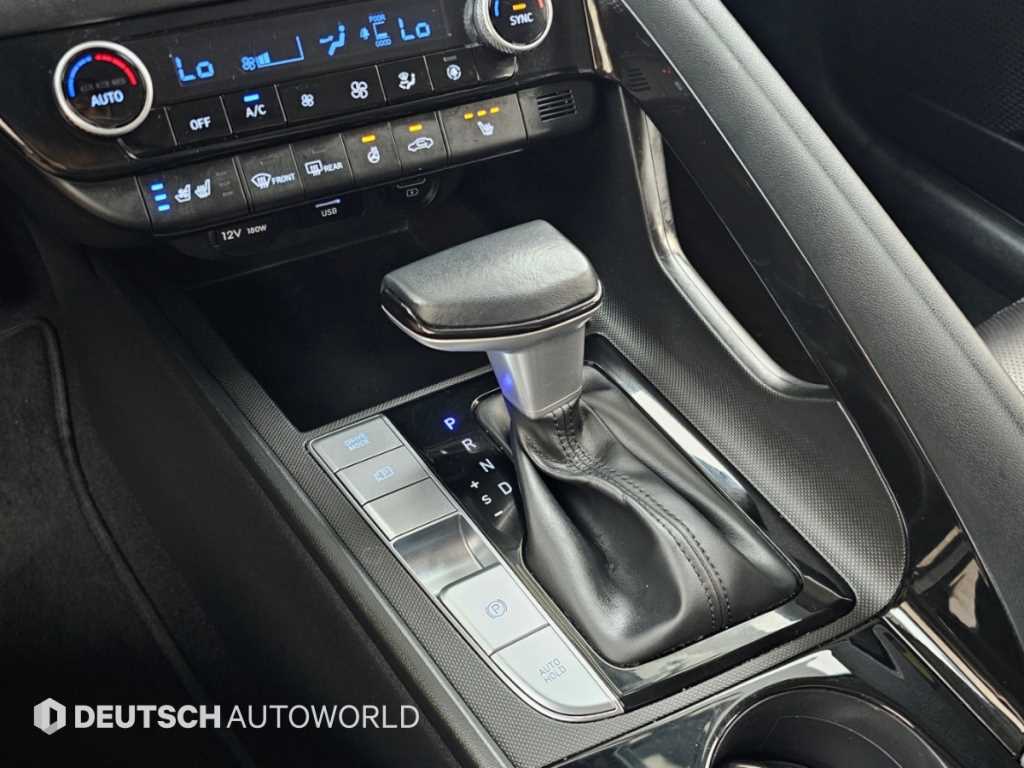 Hyundai Avante — photo 09