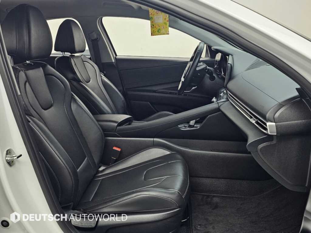 Hyundai Avante — photo 10