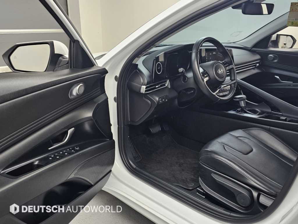 Hyundai Avante — photo 11