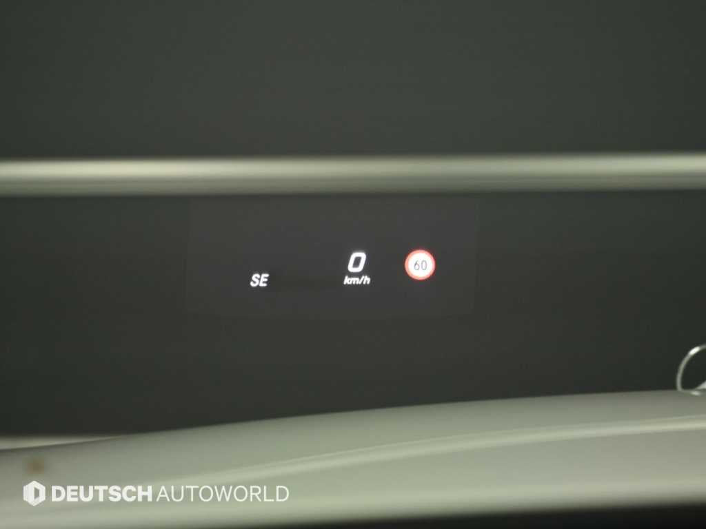 Mercedes-Benz E-Class — photo 17