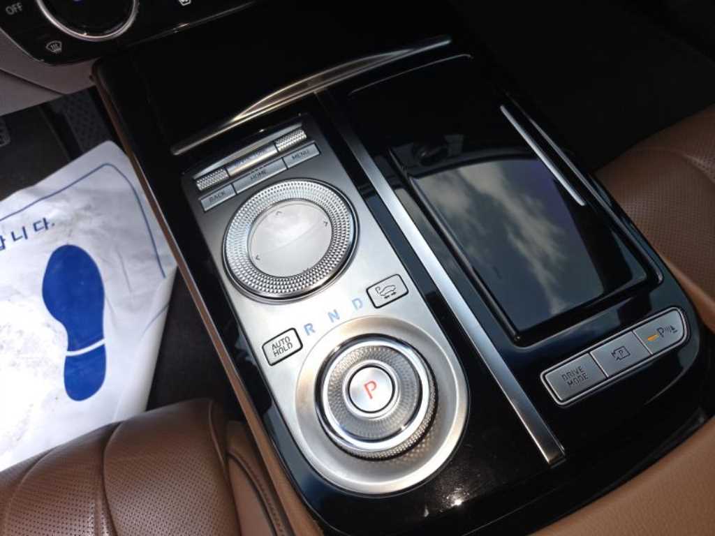 Genesis G80 — photo 10