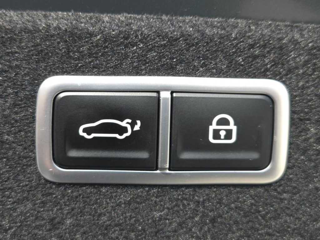 Genesis G80 — photo 17