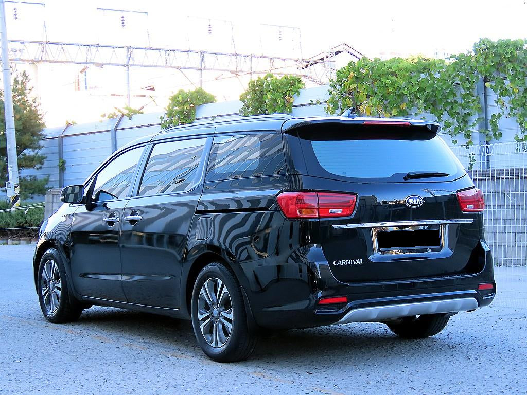 Kia Carnival — photo 03