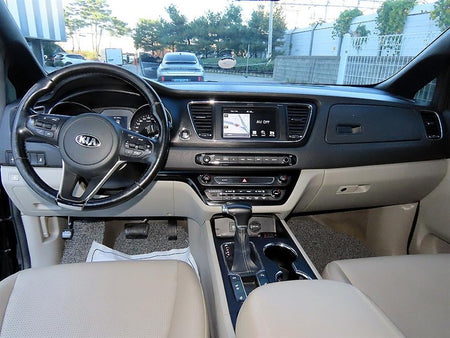 Kia Carnival — photo 08