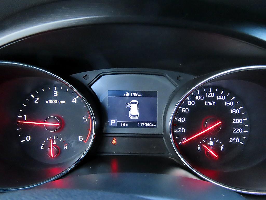 Kia Carnival — photo 10
