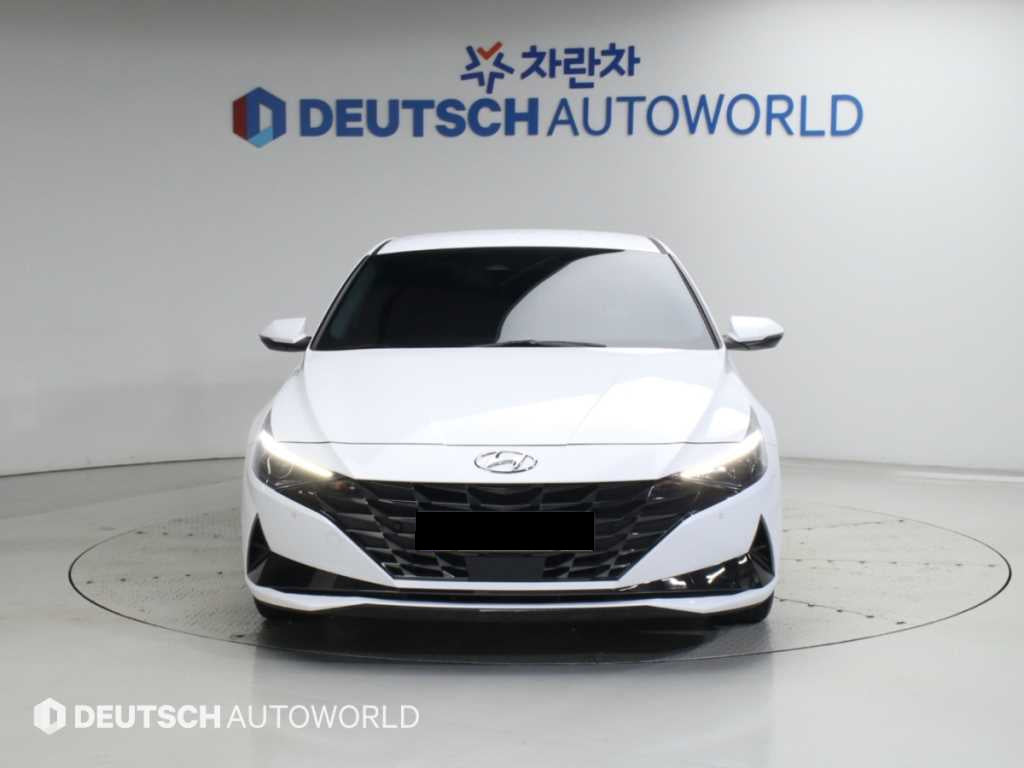 Hyundai Avante — photo 02