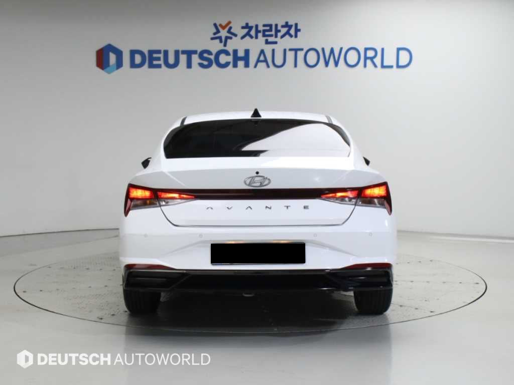 Hyundai Avante — photo 04