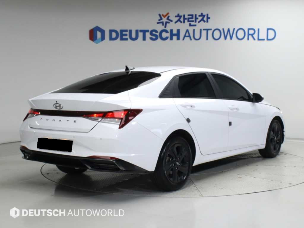 Hyundai Avante — photo 05