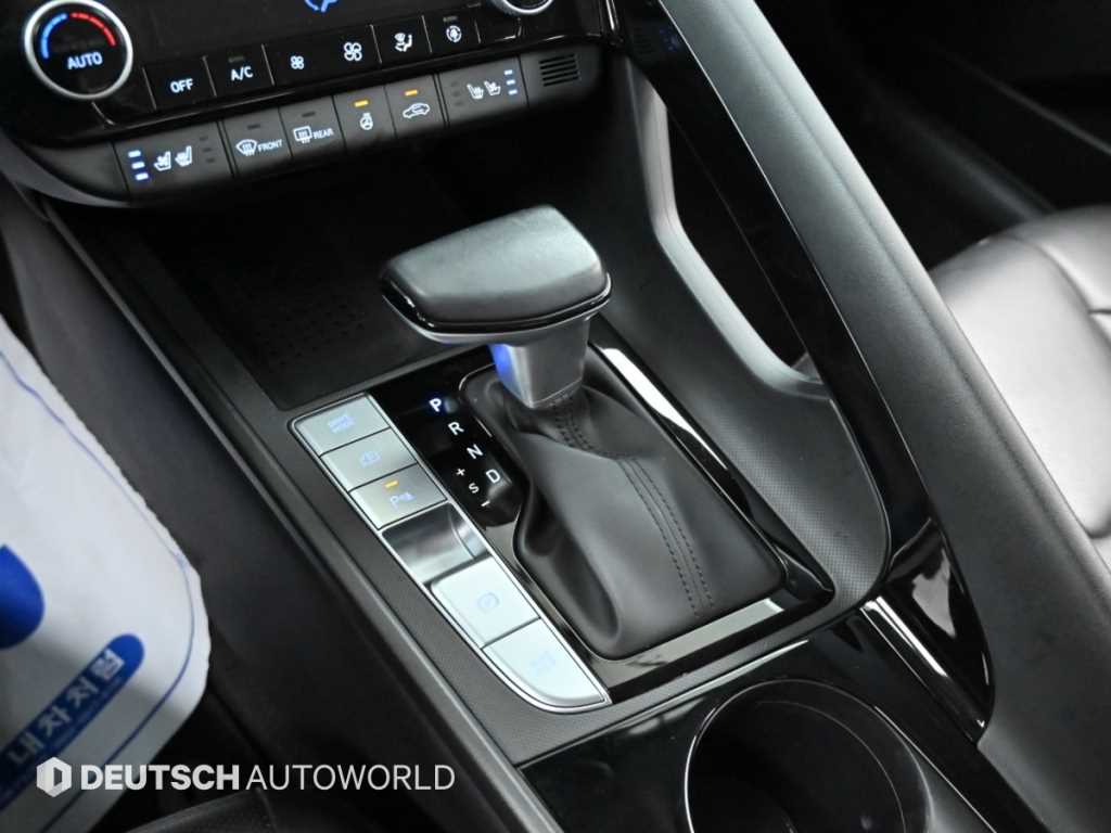 Hyundai Avante — photo 11