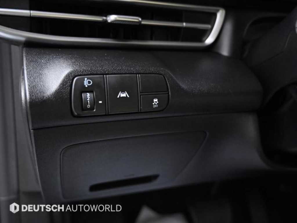 Hyundai Avante — photo 13