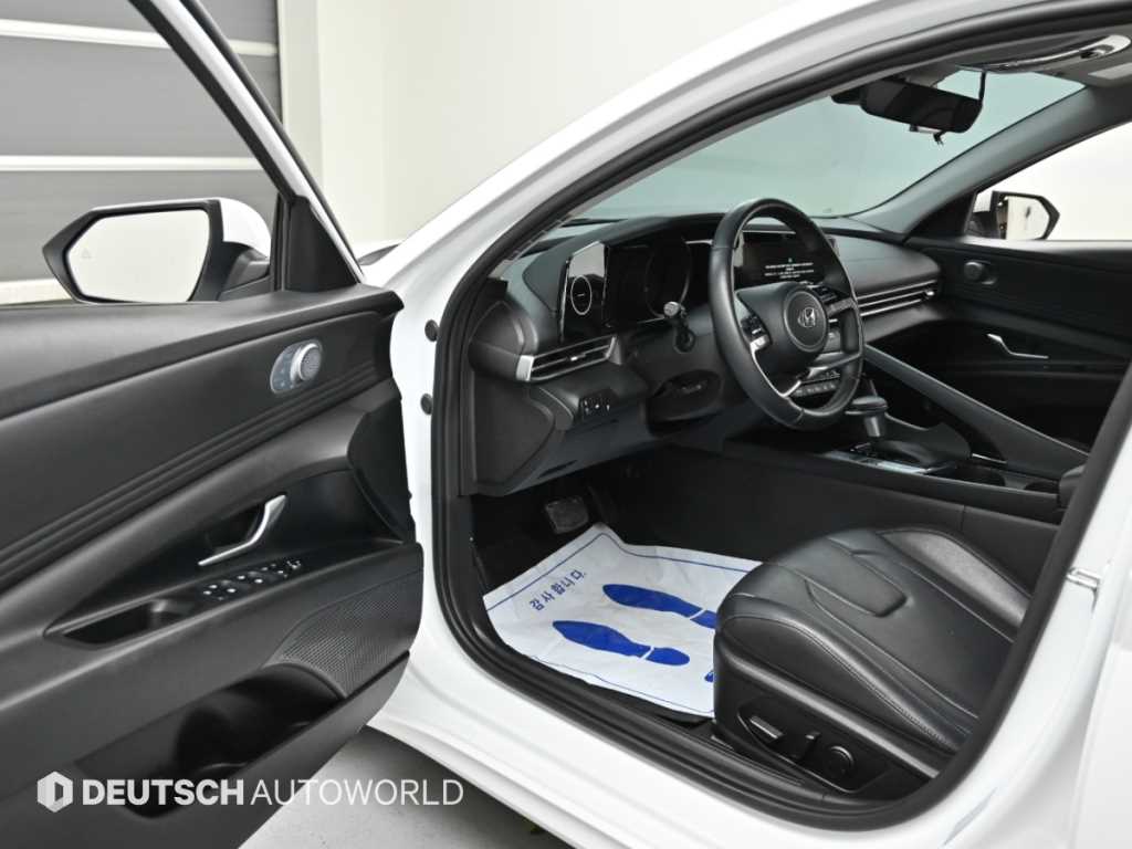 Hyundai Avante — photo 15