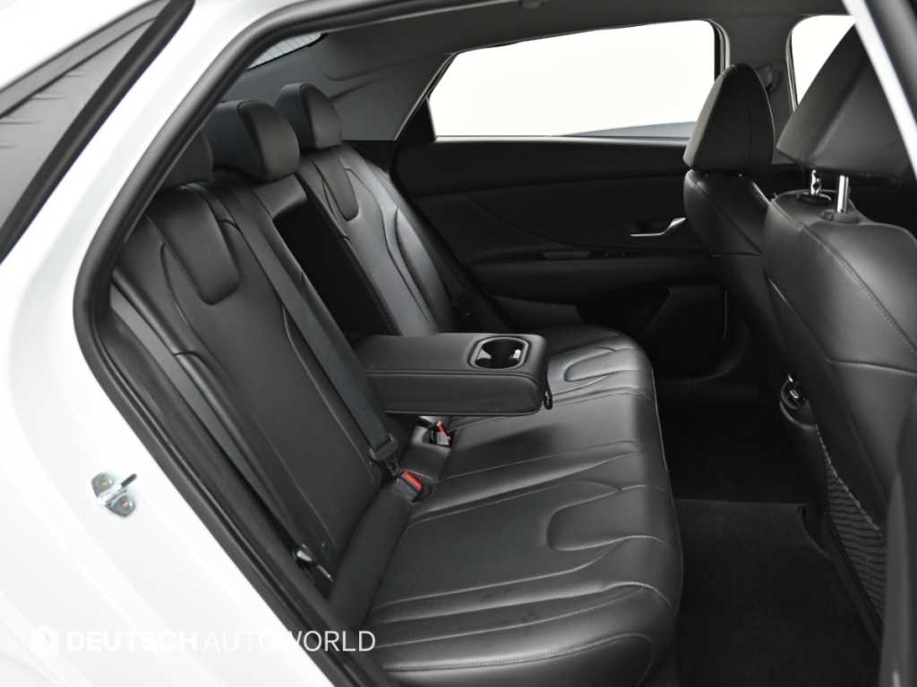 Hyundai Avante — photo 17