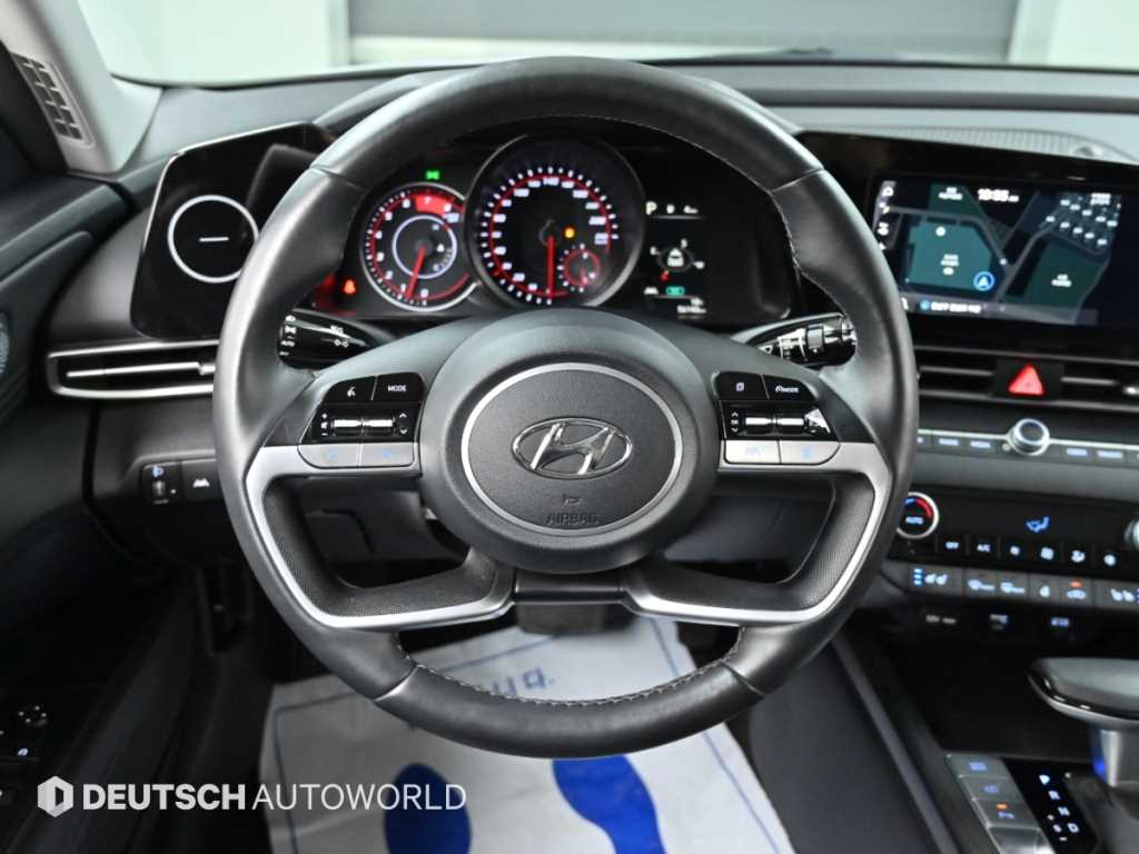 Hyundai Avante — photo 18
