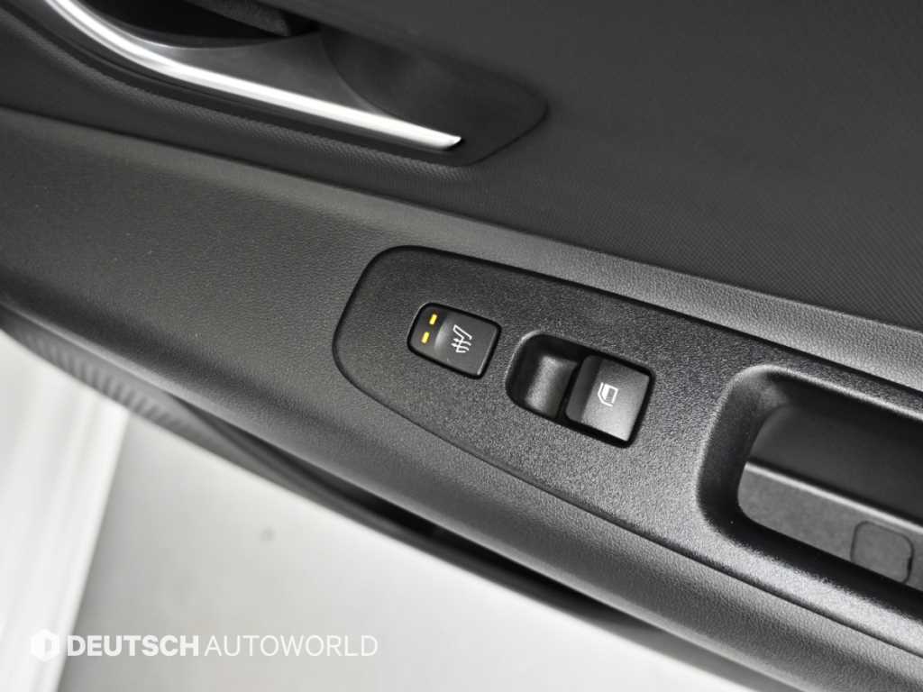 Hyundai Avante — photo 19