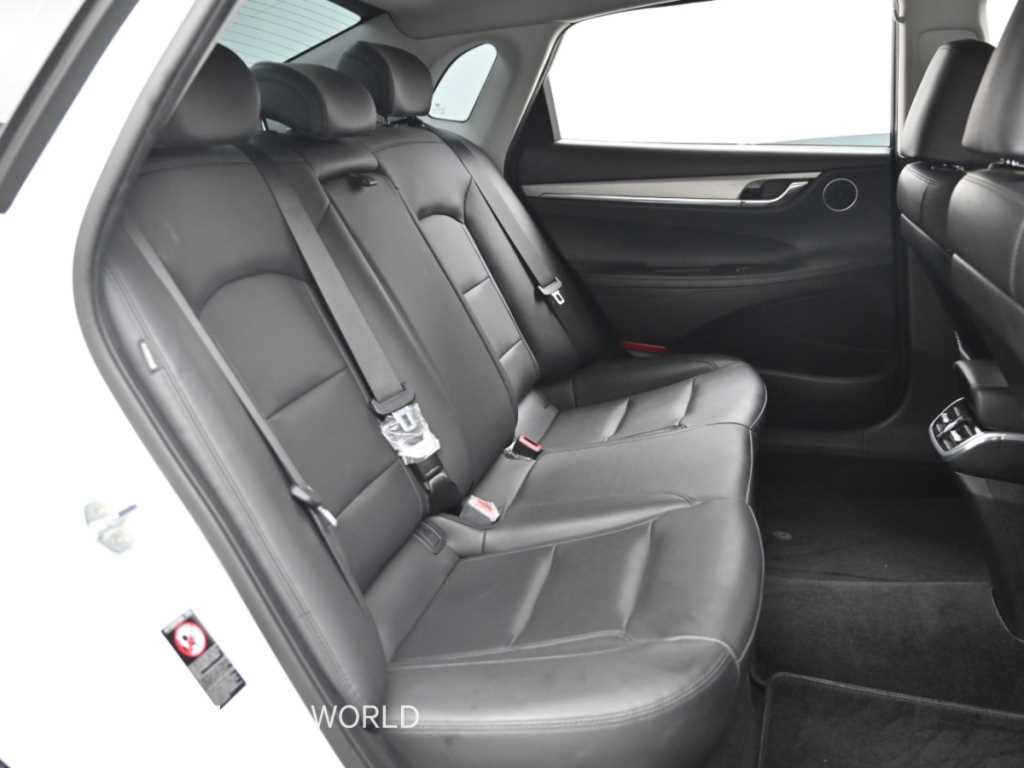 Hyundai Grandeur — photo 18