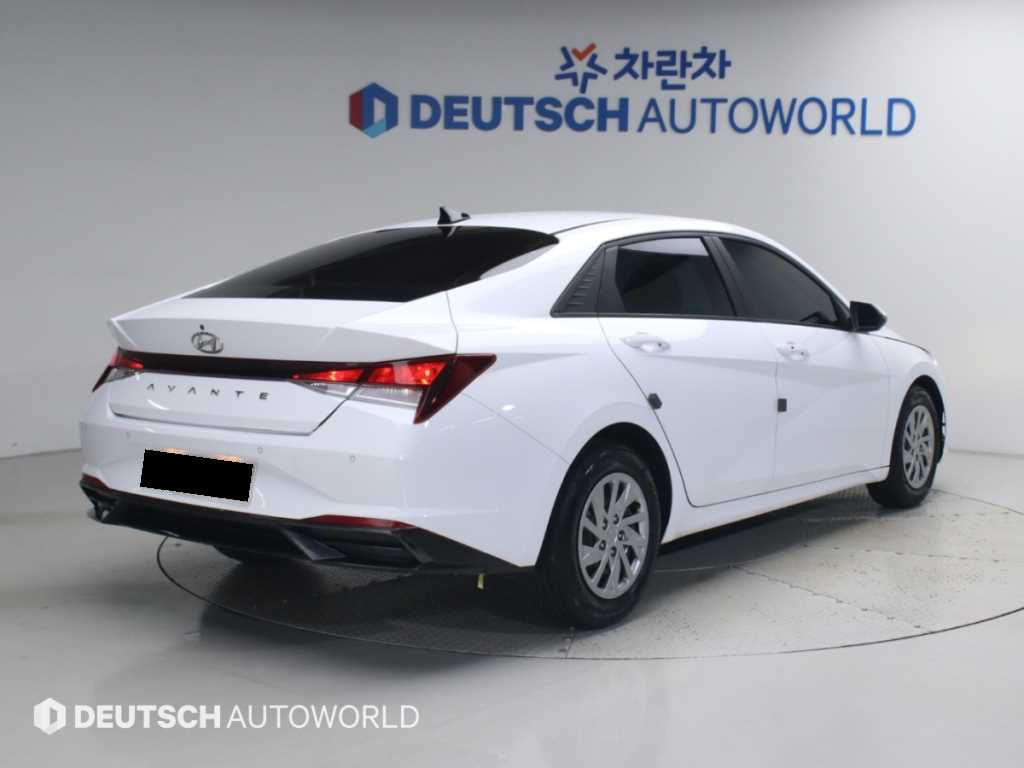 Hyundai Avante — photo 04