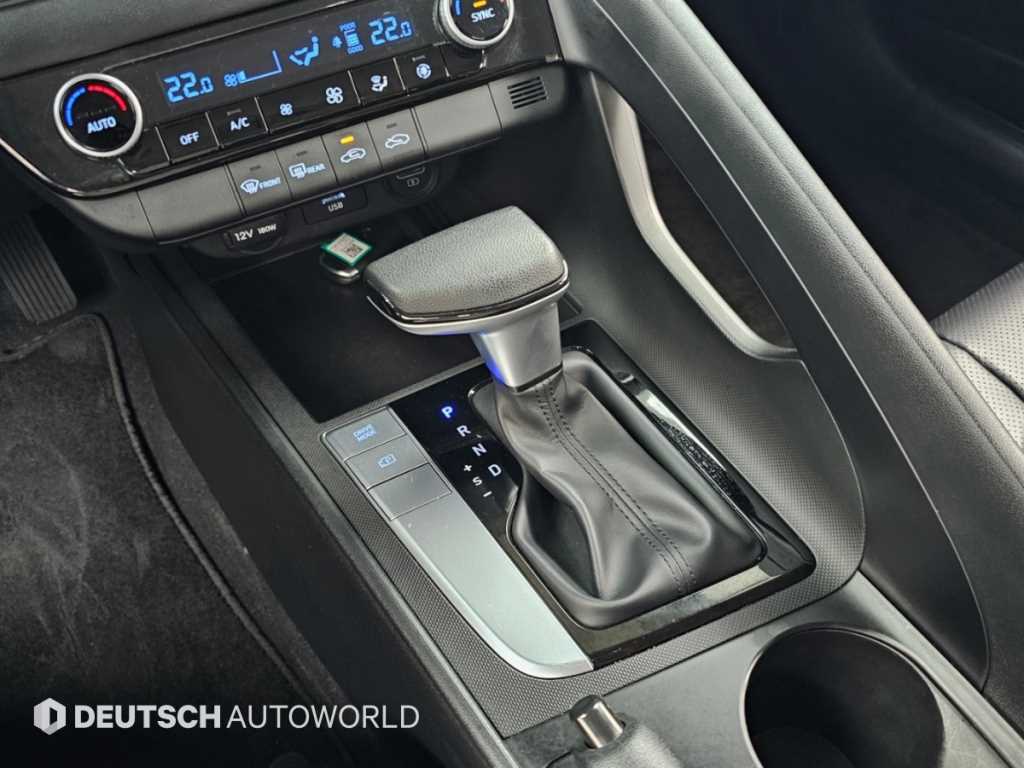 Hyundai Avante — photo 12