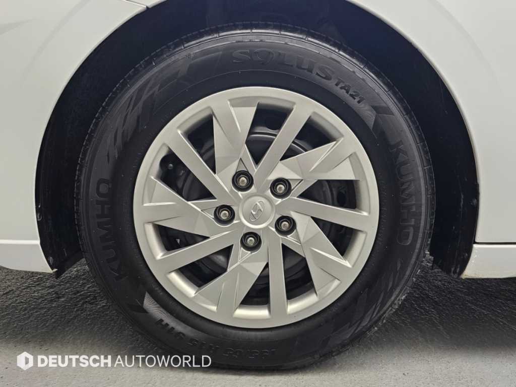 Hyundai Avante — photo 19