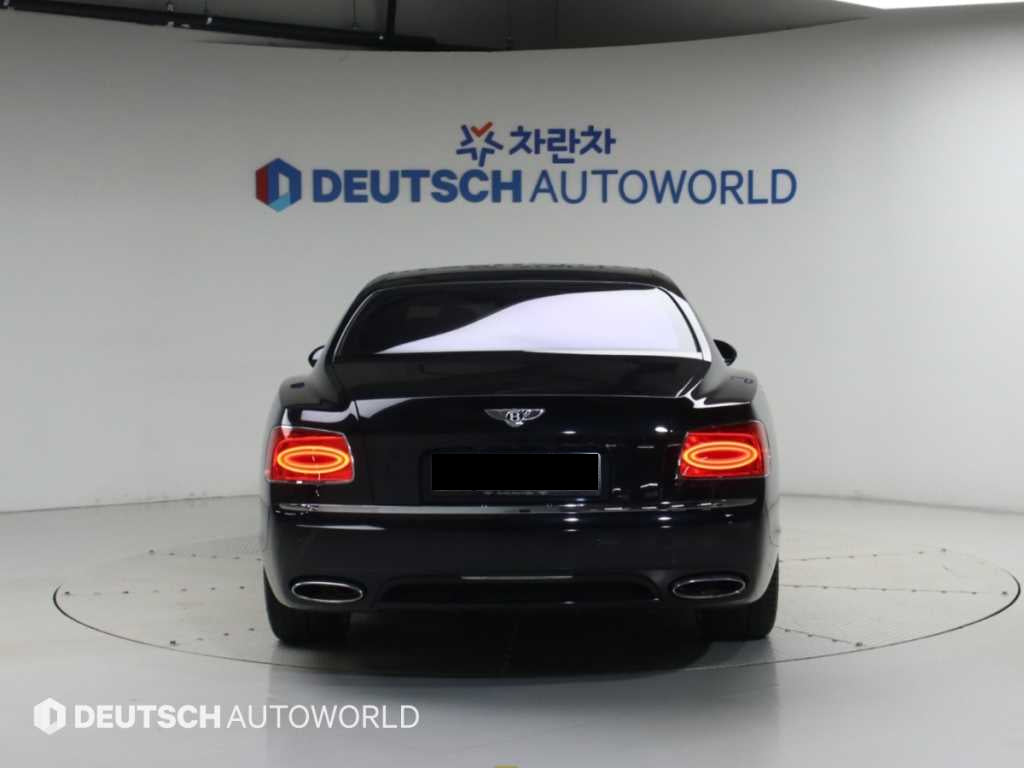 Bentley Flying Spur — photo 05