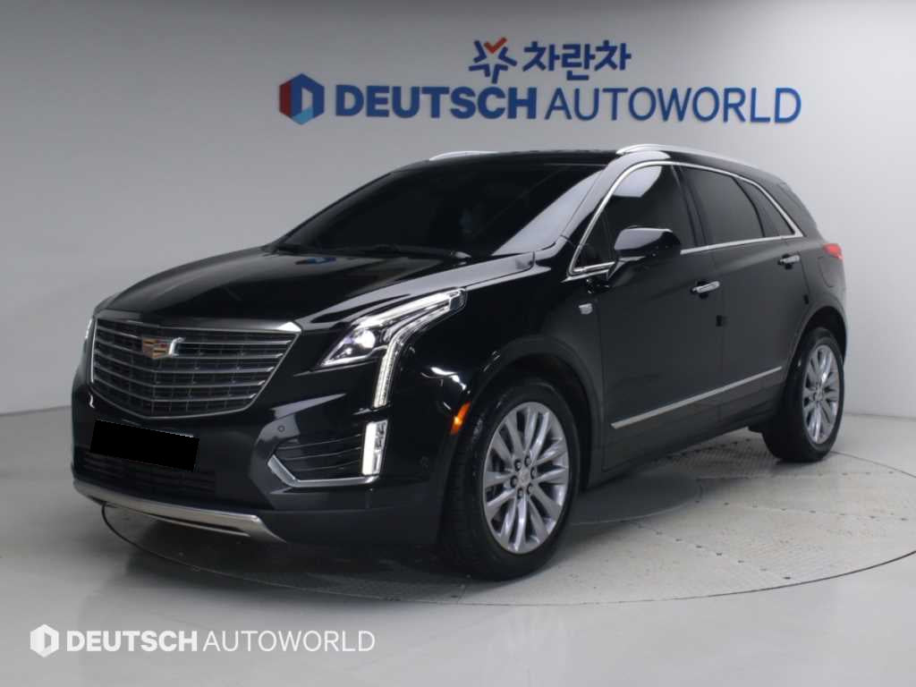 Cadillac XT5 — photo 01