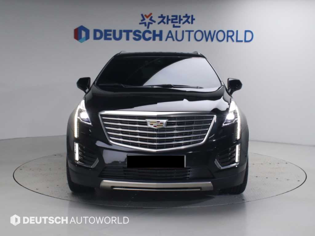 Cadillac XT5 — photo 03