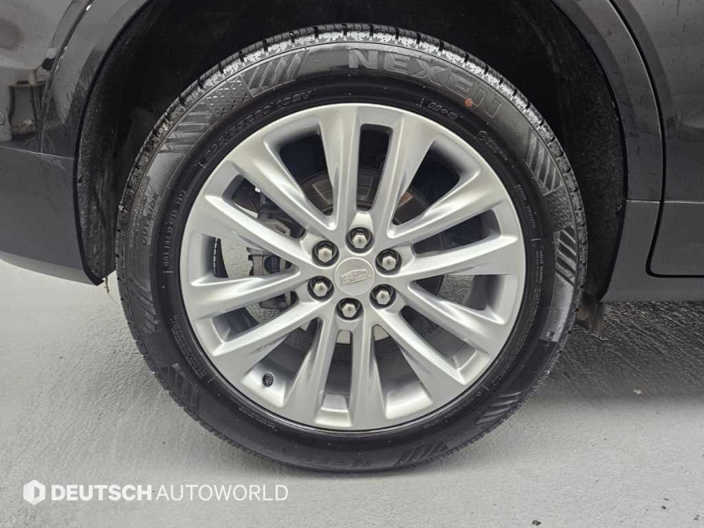 Cadillac XT5 — photo 05