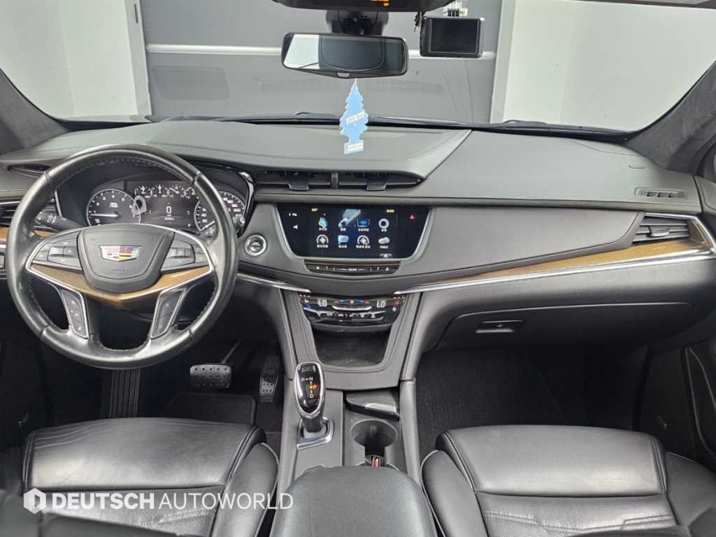 Cadillac XT5 — photo 07