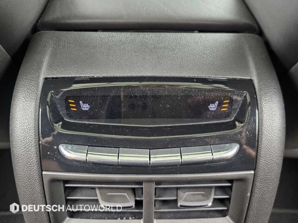 Cadillac XT5 — photo 16