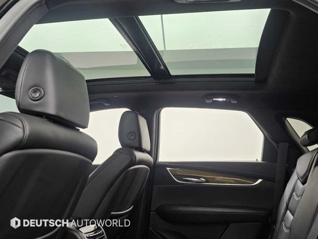 Cadillac XT5 — photo 18